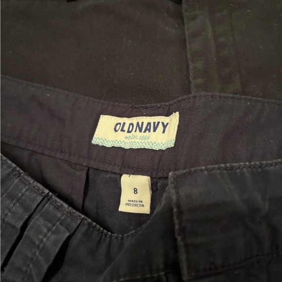 2 pair of cute shorts 8 old navy - Picture 3 of 6